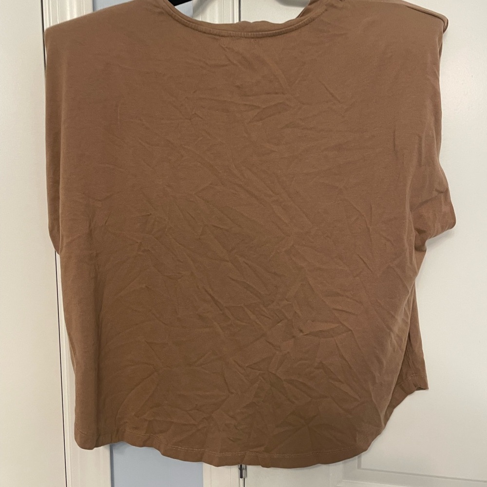 Good American Strong Shoulder Tank Taupe 4 - Picture 4 of 10